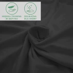 Prześcieradło jersey z elastanem w kolorze czarnym, o wymiarach 140x200 cm, leżące na gładkiej powierzchni. Materiał gładki, elastyczny, z widocznymi teksturami. Logo i napisy dotyczące właściwości tkaniny w górnej części obrazu.