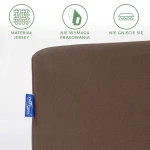 Prześcieradło jersey z gumką w kolorze czekoladowym, widok z boku. Materiał nie wymaga prasowania, jest gładki i elastyczny. Widoczna metka producenta DARYmex. Idealne dla materaca 140x200 cm.