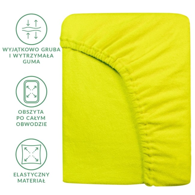 Prześcieradło frotte z gumką w kolorze limonkowym rozmiaru 140x200. Zbliżenie na gładką powierzchnię i elastyczną gumę obszytą po całym obwodzie, zapewniającą mocne trzymanie. Proste tło podkreśla intensywność koloru.