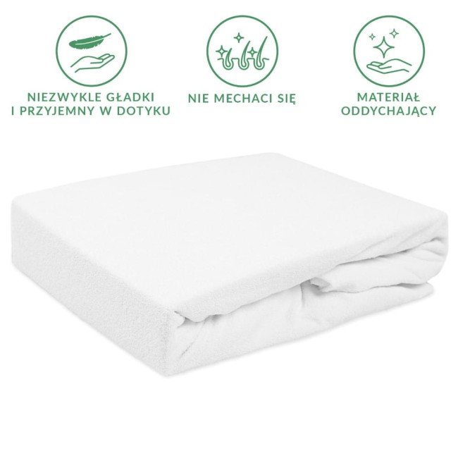 Prześcieradło frotte z gumką w kolorze białym o wymiarach 180x200. Leży na płasko, prezentując gładką, teksturowaną powierzchnię. Widoczne wykończenie brzegów oraz gumka, która zapewnia stabilność. Tło proste, białe.