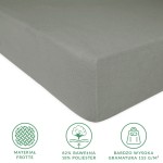 Prześcieradło frotte z gumką w kolorze szarym o wymiarach 200x220 cm. Materiał frotte, skład: 82% bawełna, 18% poliester, gramatura 155 g/m². Widoczny krawędź prześcieradła z gumką, na tle neutralnym.