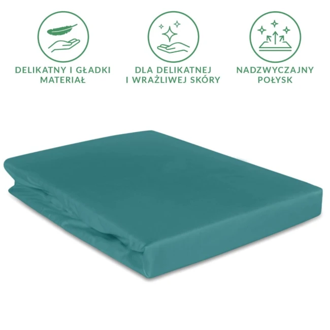 Prześcieradło satynowe z gumką 180x200 w kolorze ciemnego turkusu, leżące na płasko. Materiał ma delikatną, gładką teksturę. W tle grafiki znajdują się ikony informujące o właściwościach: delikatność, dla wrażliwej skóry i nadzwyczajny połysk.