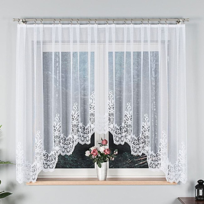  Delikatna, ozdobna, piękna firanka żakardowa o wymiarach 300x160 cm 