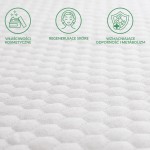 Ochraniacz na materac 70x140 pikowany SOFT-TOUCH w kolorze białym, ukazany z bliska, na jednorodnym tle. Wysokiej jakości materiał z drobnym, strukturalnym wzorem, który podkreśla jego teksturę.