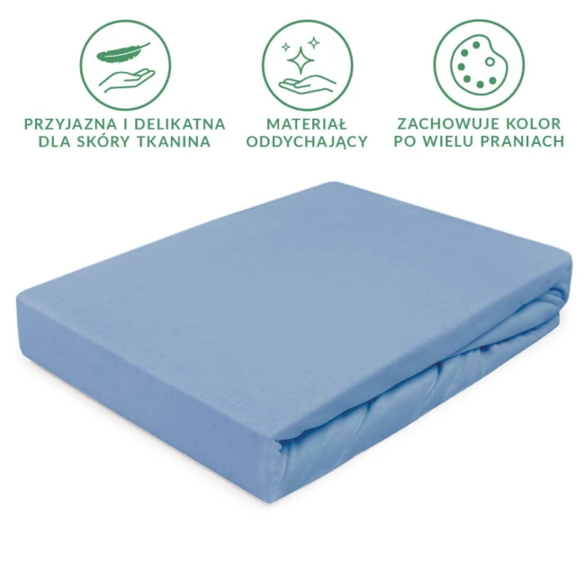 Prześcieradło jersey z gumką 160x200 w kolorze błękitnym, rozłożone na płaskiej powierzchni. Wykonane z oddychającej tkaniny, przyjaznej dla skóry. Widoczne krawędzie dobrze naciągnięte, z delikatną teksturą materiału. Tło proste, białe.